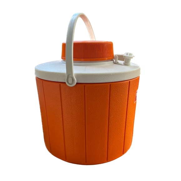 Vintage Poly-Lite Coleman 4L Thermos Jug Orange White Canada 70's Coleman Spout - Picture 3 of 8